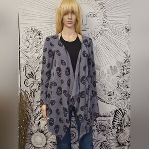 EUC Y2K XS Hot Topic Gray Skull Pattern Women's Cardigan Sweater